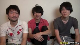 Asian twinks suck in 3way